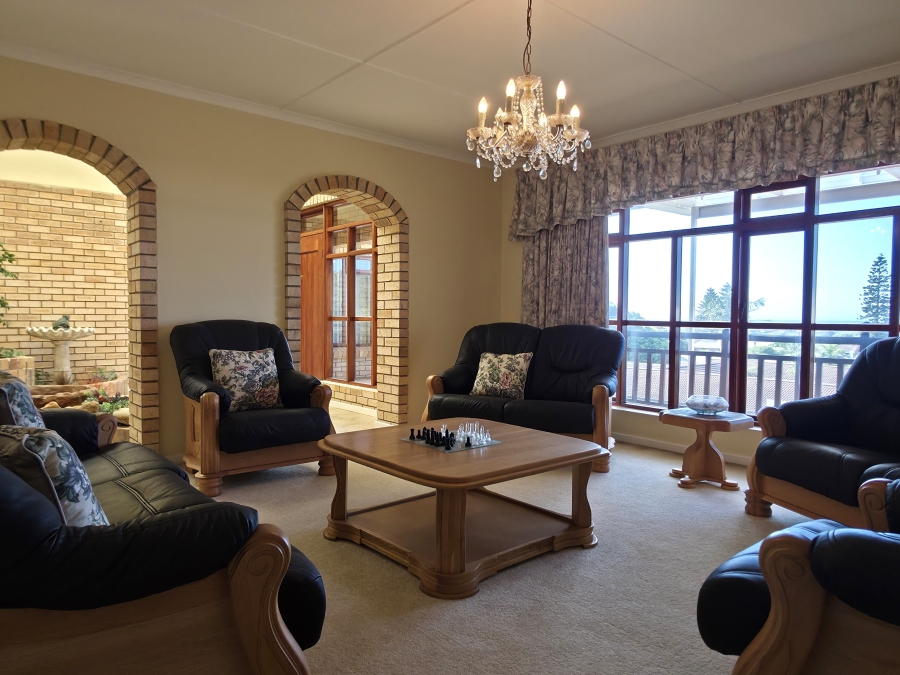 9 Bedroom Property for Sale in Noorsekloof Eastern Cape